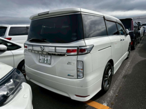 2012 Nissan Elgrand 2.5 Highway Star Urban Chrome 5dr 7 Seats in White — image 2