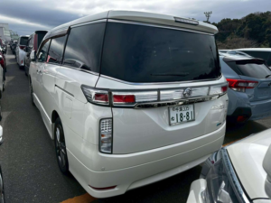 2012 Nissan Elgrand 2.5 Highway Star Urban Chrome 5dr 7 Seats in White — image 3