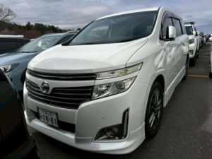 2012 Nissan Elgrand 2.5 Highway Star Urban Chrome 5dr 7 Seats in White — image 4