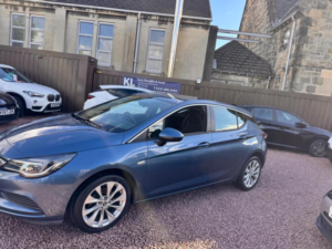 2017 Vauxhall Astra 1.0i Turbo Ecoflex Design Euro 6 (s/s) 5dr in Blue — image 3