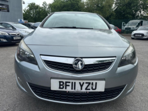 2011 Vauxhall Astra 1.7 Cdti Sri Euro 5 5dr in Silver — image 3