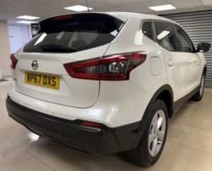 2018 Nissan Qashqai 1.2 Dig-T Acenta SUV 5dr Petrol Manual Euro 6 (s/s) (115 Ps) in Multicolour — image 4