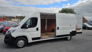 2020 Citroen Relay 2.2 Bluehdi 35 Enterprise in White — image 3