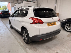 2015 Peugeot 2008 1.6 Bluehdi Allure in White — image 3