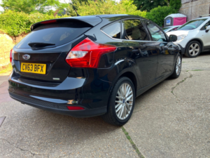 2013 Ford Focus 1.0 T Ecoboost Zetec in Black — image 2