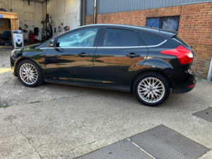 2013 Ford Focus 1.0 T Ecoboost Zetec in Black — image 5