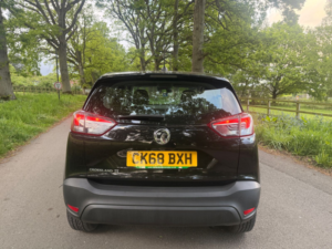 2018 Vauxhall Crossland X 1.2 Se SUV 5dr Petrol Manual Euro 6 (83 Ps) in Black — image 4