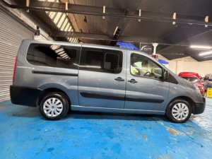 2015 Peugeot Expert Tepee 2.0 Hdi Tepee Comfort in Grey — image 4