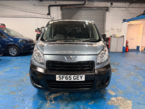 2015 Peugeot Expert Tepee 2.0 Hdi Tepee Comfort in Grey — image 5