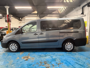 2015 Peugeot Expert Tepee 2.0 Hdi Tepee Comfort in Grey — image 6