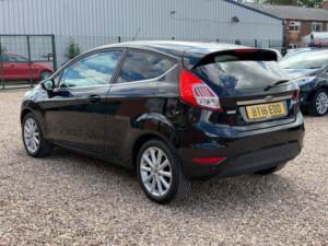 2016 Ford Fiesta 1.0t Ecoboost Titanium Euro 6 (s/s) 3dr in Black — image 4