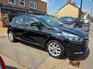 2017 Renault Clio 0.9 Tce Dynamique Nav Hatchback 5dr Petrol Manual Euro 6 (s/s) (90 Ps) in Black — image 2