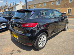 2017 Renault Clio 0.9 Tce Dynamique Nav Hatchback 5dr Petrol Manual Euro 6 (s/s) (90 Ps) in Black — image 4
