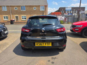 2017 Renault Clio 0.9 Tce Dynamique Nav Hatchback 5dr Petrol Manual Euro 6 (s/s) (90 Ps) in Black — image 5