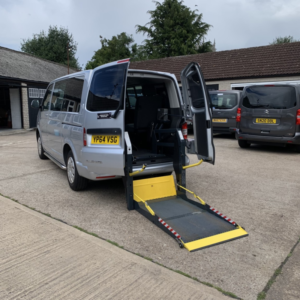 2014 Volkswagen Transporter 2.0 Td T30 Se in Silver — image 2