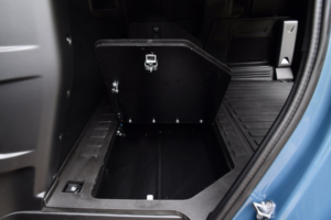 2026 Land Rover Defender 90 3.0 D250 Mhev S in Black — image 5