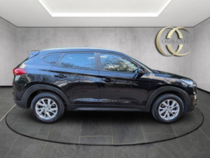 2018 Hyundai Tucson 1.6 Gdi Se Nav Euro 6 (s/s) 5dr in Black — image 4