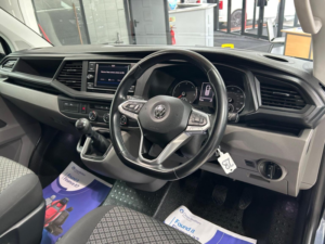 2020 Volkswagen Transporter Shuttle 2.0 Tdi S Swb Euro 6 (s/s) 5dr in Blue — image 6