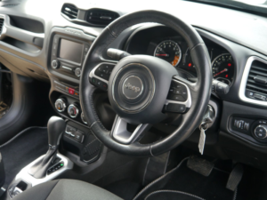 2016 Jeep Renegade 1.4t Multiairii Longitude SUV 5dr Petrol Ddct Euro 6 (s/s) (140 Ps) in Black — image 3