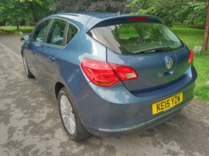 2015 Vauxhall Astra 1.4 I Excite in Blue — image 5