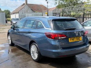 2017 Vauxhall Astra 1.4i Turbo Elite Sports Tourer Auto Euro 6 (s/s) 5dr in Blue — image 3