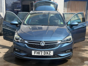 2017 Vauxhall Astra 1.4i Turbo Elite Sports Tourer Auto Euro 6 (s/s) 5dr in Blue — image 6