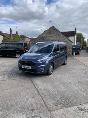 2022 Ford Grand Tourneo Connect 1.5 Tourneo Connect Titanium Grand Tourneo 1.5l Ecoblue 120ps Fwd 6-Speed Manual in Blue — image 3