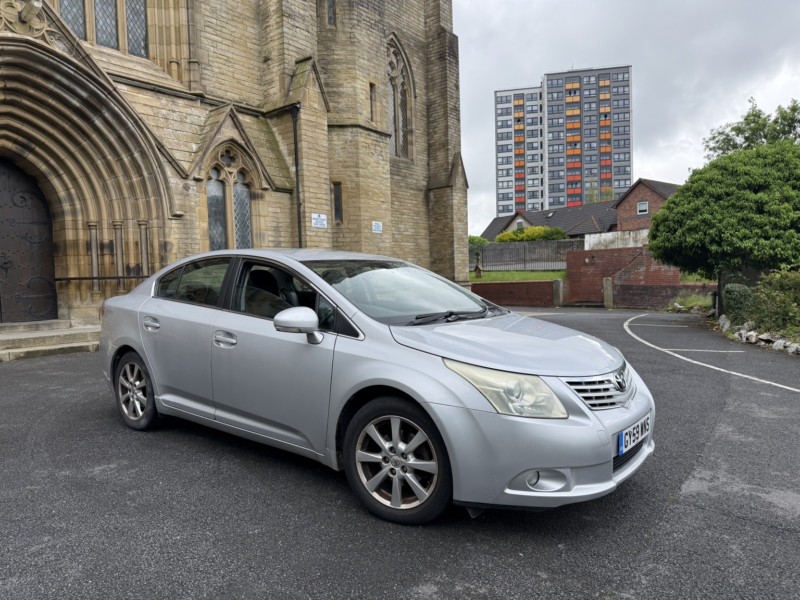 2009 Toyota Avensis 2.0 D-4d Tr in Silver — image 1