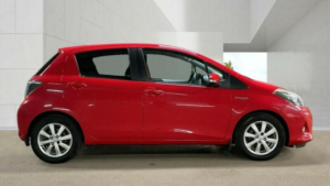 2014 Toyota Yaris 1.5 Vvt-H Icon Plus CVT Euro 5 5dr in Red — image 5