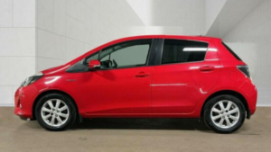 2014 Toyota Yaris 1.5 Vvt-H Icon Plus CVT Euro 5 5dr in Red — image 6