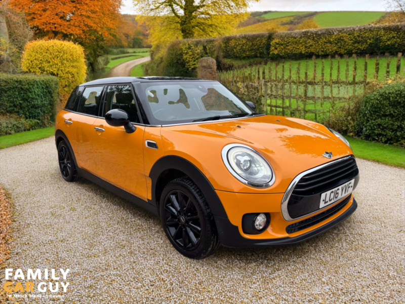 2016 MINI Clubman 6dr 1.5 Cooper in Orange — image 1