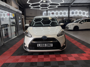 2017 Toyota Sienta 7 Seater Hybrid in White — image 2