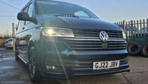 2022 Volkswagen Transporter 2.0 Tdi T30 Highline DSG Fwd Swb Euro 6 (s/s) 5dr in Blue — image 5