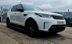 2017 Land Rover Discovery 3.0 Td V6 Hse Luxury Auto 4WD Euro 6 (s/s) 5dr in White — image 5
