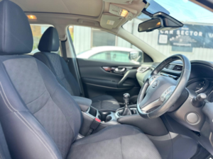 2014 Nissan Qashqai 1.2 Dig-T Acenta Premium 2WD Euro 5 (s/s) 5dr in Blue — image 2