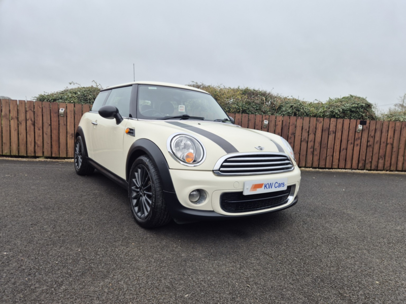 2010 MINI Hatch 1.6 One D Hatch in White — image 1