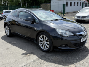 2015 Vauxhall Astra Gtc 2.0 Cdti Sri in Black — image 2