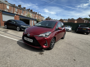 2018 Toyota Yaris 1.5 Vvt-H Icon Tech in Red — image 3