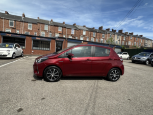 2018 Toyota Yaris 1.5 Vvt-H Icon Tech in Red — image 4