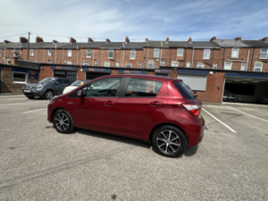 2018 Toyota Yaris 1.5 Vvt-H Icon Tech in Red — image 6