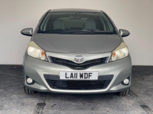 2011 Toyota Yaris 1.33 Dual Vvt-I Tr Multidrive S Euro 5 5dr in Silver — image 2