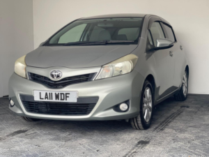 2011 Toyota Yaris 1.33 Dual Vvt-I Tr Multidrive S Euro 5 5dr in Silver — image 3
