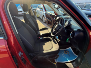 2013 MINI Countryman 1.6 Cooper Euro 6 (s/s) 5dr in Red — image 3