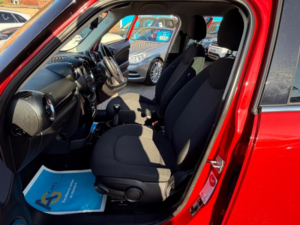 2013 MINI Countryman 1.6 Cooper Euro 6 (s/s) 5dr in Red — image 4