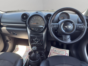 2015 MINI Countryman 1.6 Cooper D All4 Euro 6 (s/s) 5dr in Black — image 2
