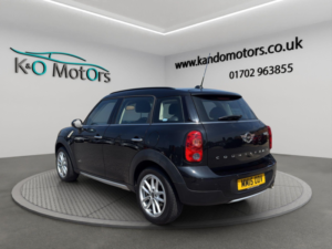 2015 MINI Countryman 1.6 Cooper D All4 Euro 6 (s/s) 5dr in Black — image 4