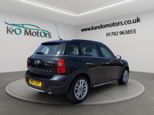 2015 MINI Countryman 1.6 Cooper D All4 Euro 6 (s/s) 5dr in Black — image 6