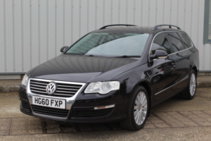 2010 Volkswagen Passat 2.0 Tdi Highline Plus in Black — image 3