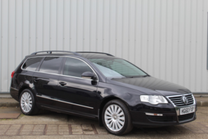 2010 Volkswagen Passat 2.0 Tdi Highline Plus in Black — image 4