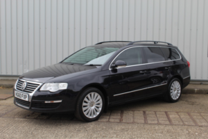 2010 Volkswagen Passat 2.0 Tdi Highline Plus in Black — image 5